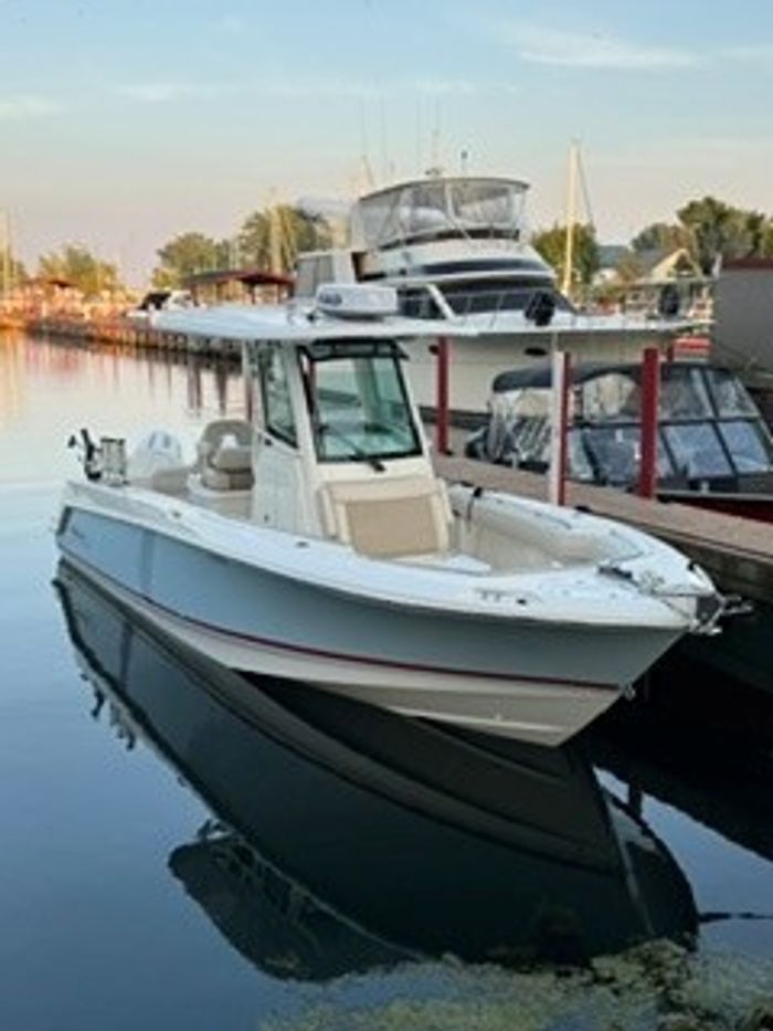 2024 Boston Whaler 250 Outrage Photo 6 of 8