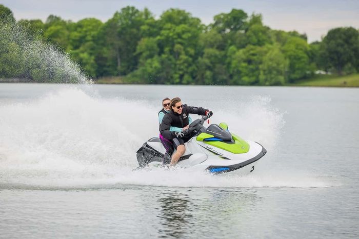 2026 Yamaha VX Deluxe White Photo 7 of 12