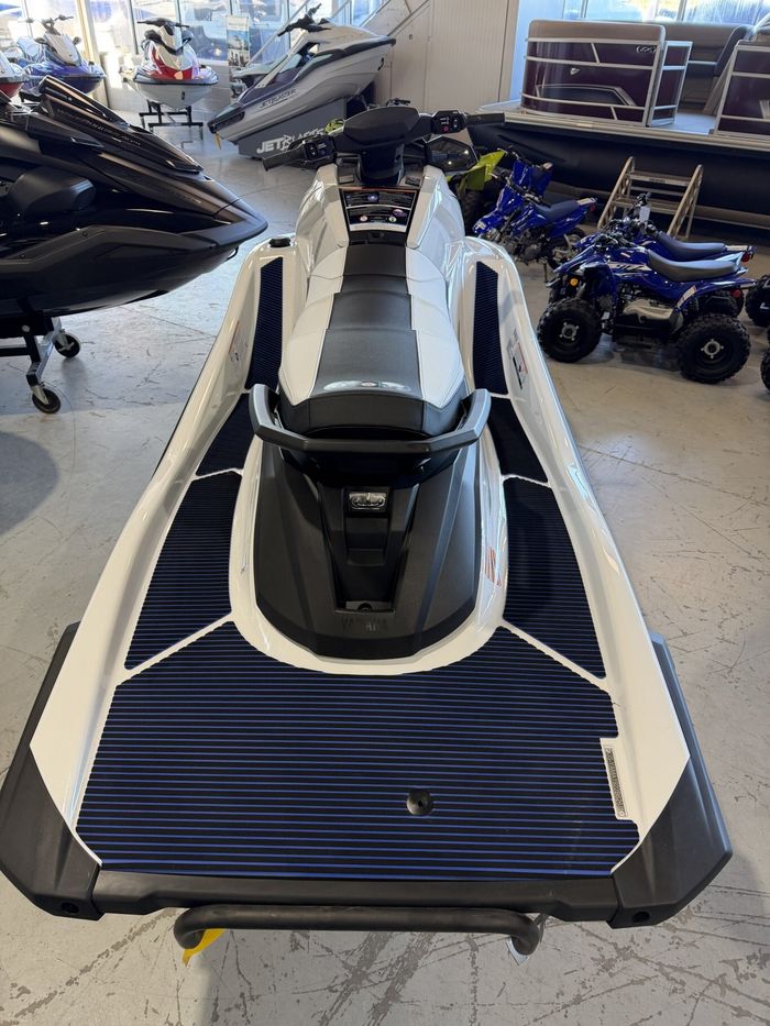 2026 Yamaha VX Deluxe White Photo 5 of 12