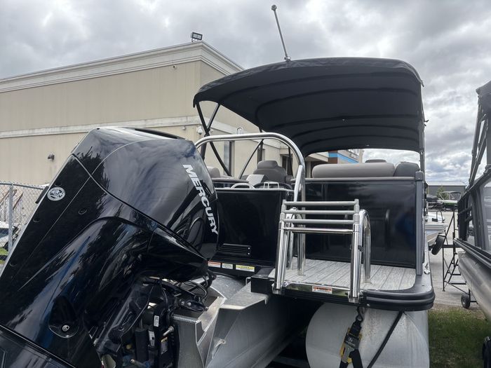 2022 Legend V-Series Lounge 27 Sport Pro Photo 5 of 17