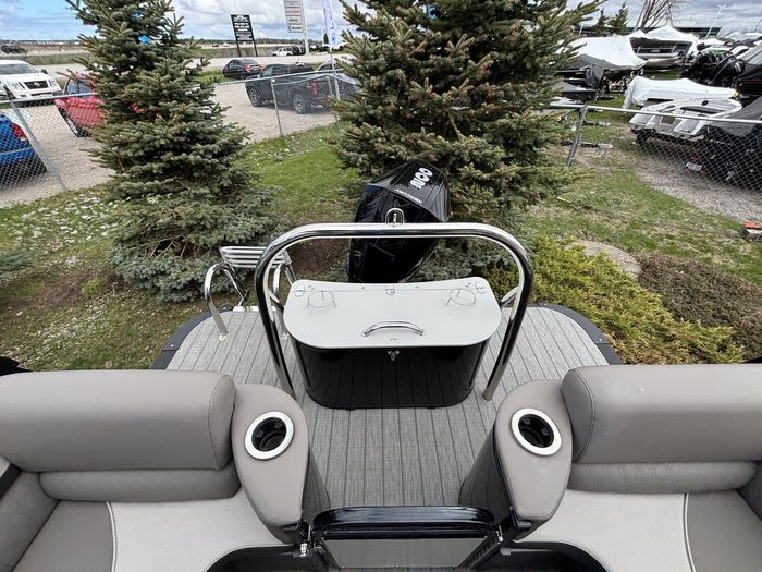 2022 Legend V-Series Lounge 27 Sport Pro Photo 17 of 17