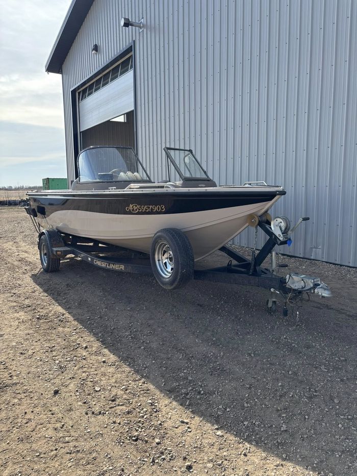 2003 Crestliner 1850 Sportfisher - 15HP Honda Photo 2 sur 41