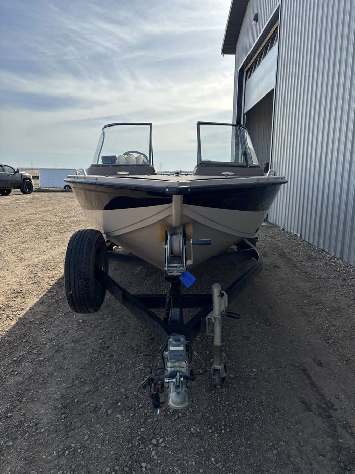 2003 Crestliner 1850 Sportfisher - 15HP Honda Photo 3 sur 41