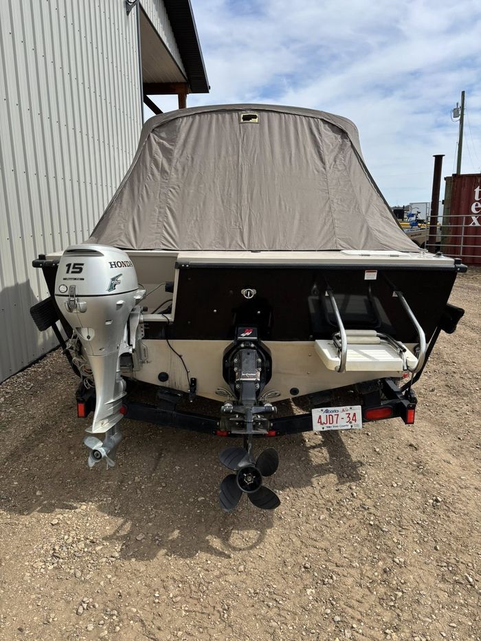 2003 Crestliner 1850 Sportfisher - 15HP Honda Photo 34 sur 41