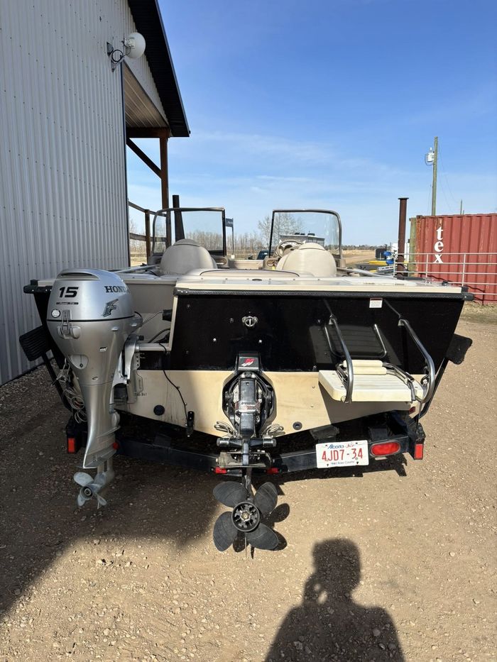 2003 Crestliner 1850 Sportfisher - 15HP Honda Photo 6 sur 41