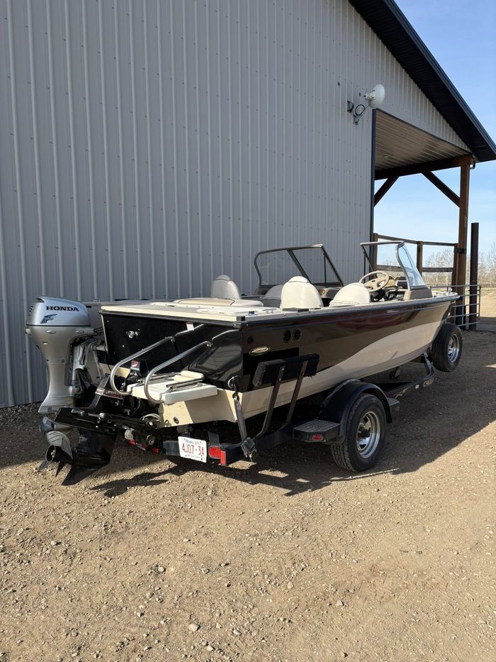 2003 Crestliner 1850 Sportfisher - 15HP Honda Photo 7 sur 41