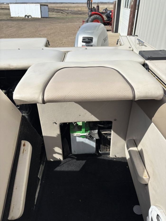 2003 Crestliner 1850 Sportfisher - 15HP Honda Photo 31 sur 41