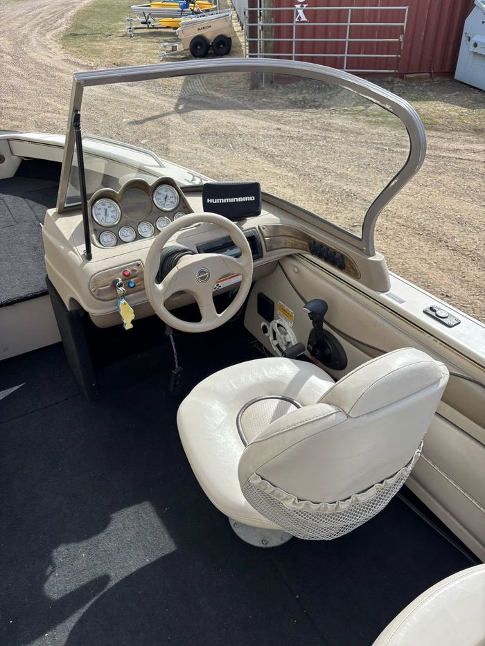 2003 Crestliner 1850 Sportfisher - 15HP Honda Photo 21 sur 41