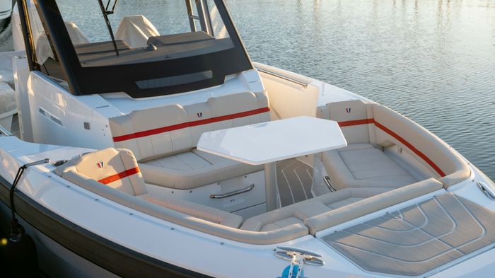 2027 WellCraft 28 T-Top Photo 11 sur 17