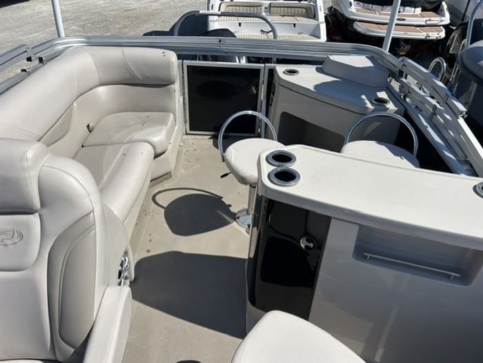 2014 Princecraft Quorum 25 SE Photo 2 sur 9