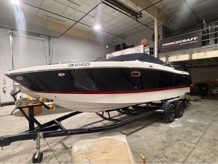 2022 Four Winns Horizon 260 Photo 2 of 19