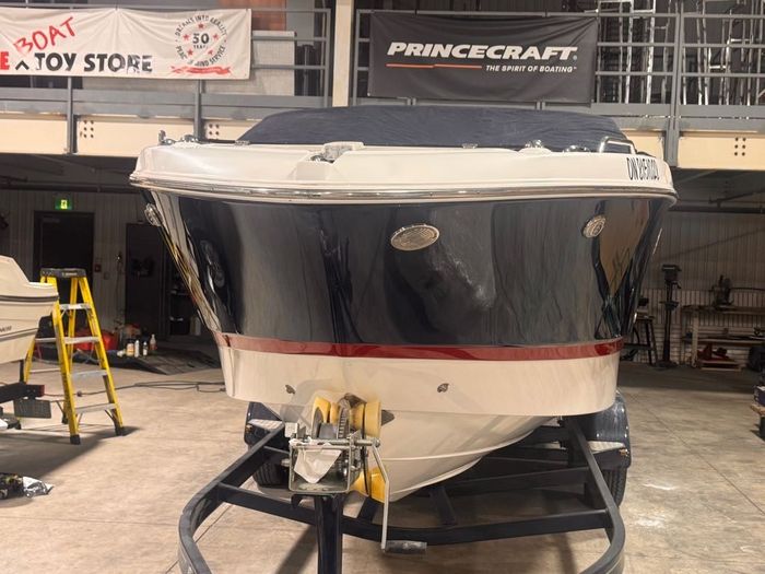 2022 Four Winns Horizon 260 Photo 7 of 19