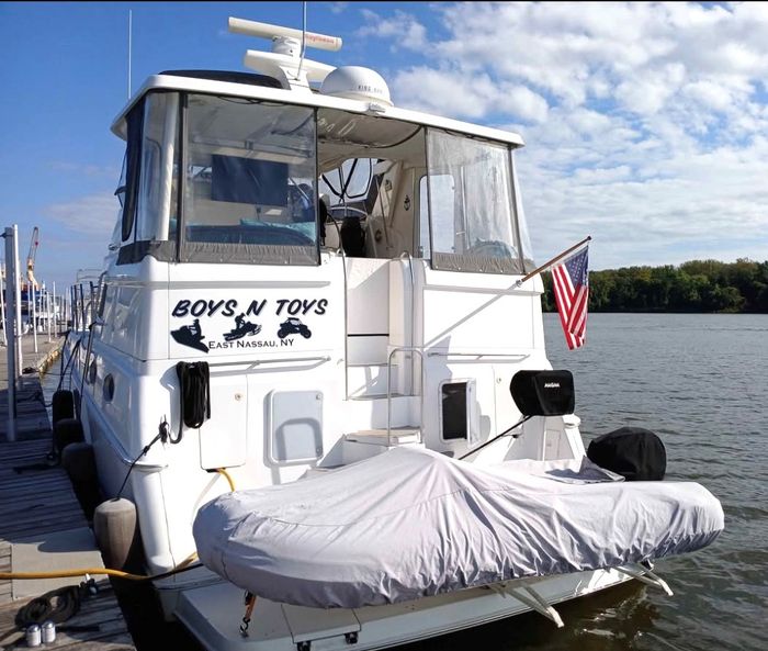 2000 Silverton 422 Motoro Yacht Photo 2 sur 12