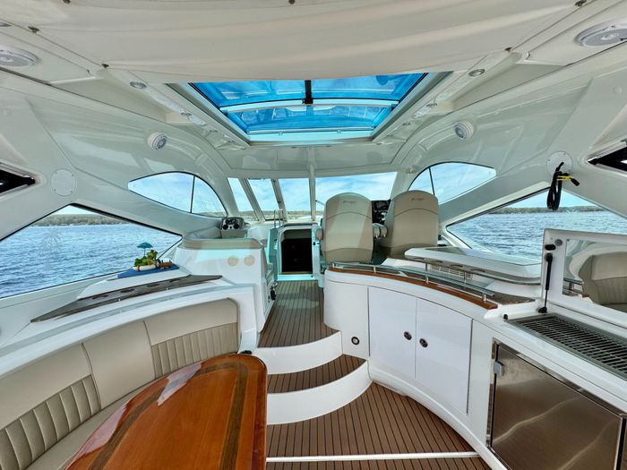 2009 Cruisers Yachts 520 Sports Coupe Photo 35 of 87