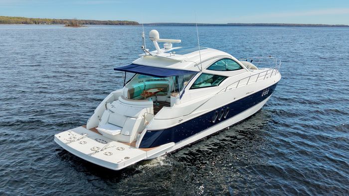 2009 Cruisers Yachts 520 Sports Coupe Photo 2 of 87