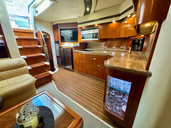 2009 Cruisers Yachts 520 Sports Coupe Photo 54 of 87