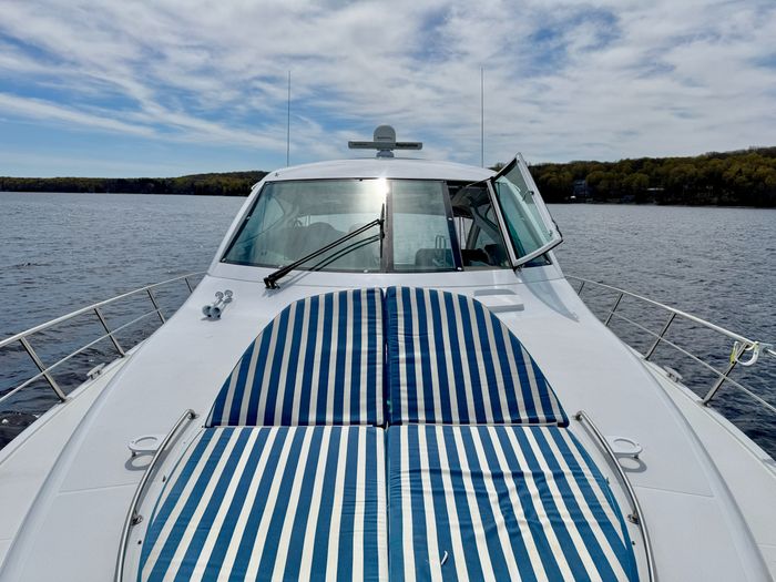 2009 Cruisers Yachts 520 Sports Coupe Photo 20 of 87