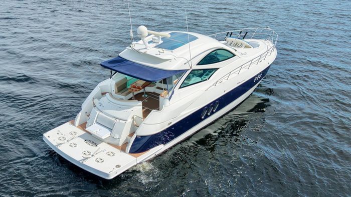 2009 Cruisers Yachts 520 Sports Coupe Photo 3 of 87