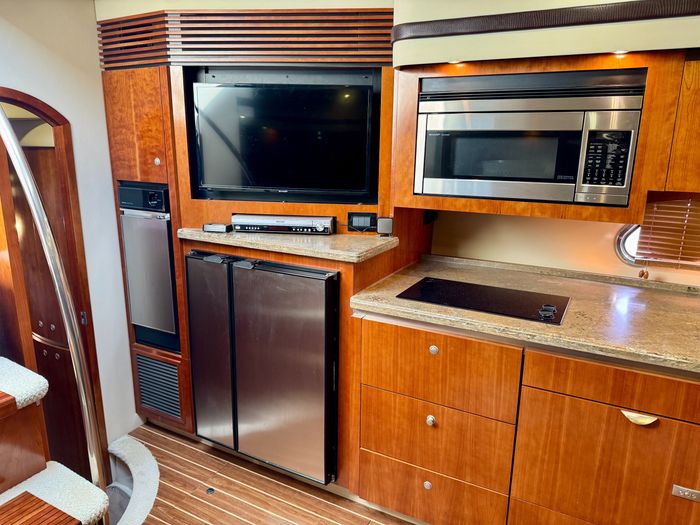 2009 Cruisers Yachts 520 Sports Coupe Photo 56 of 87