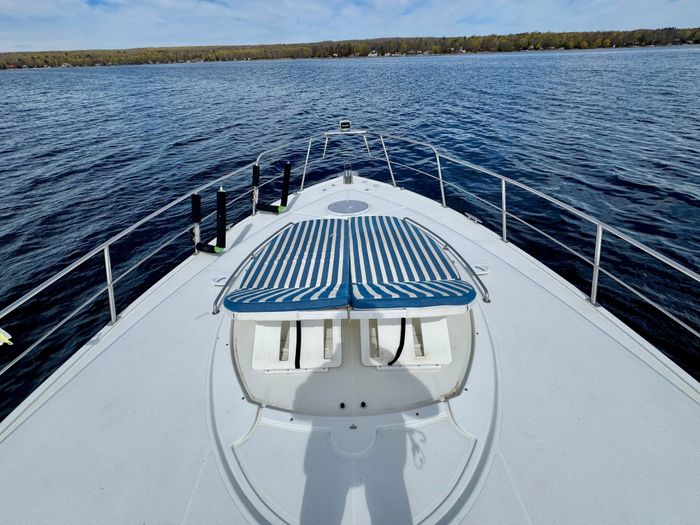 2009 Cruisers Yachts 520 Sports Coupe Photo 22 of 87