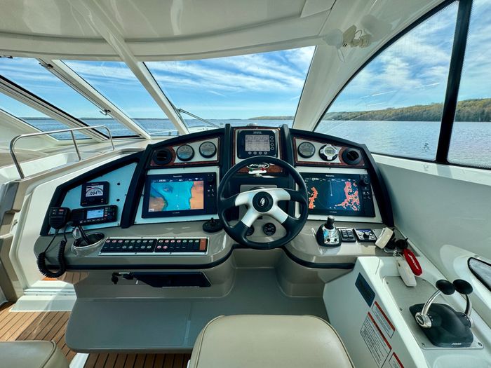 2009 Cruisers Yachts 520 Sports Coupe Photo 25 of 87