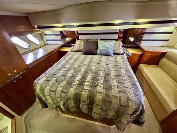 2009 Cruisers Yachts 520 Sports Coupe Photo 62 of 87