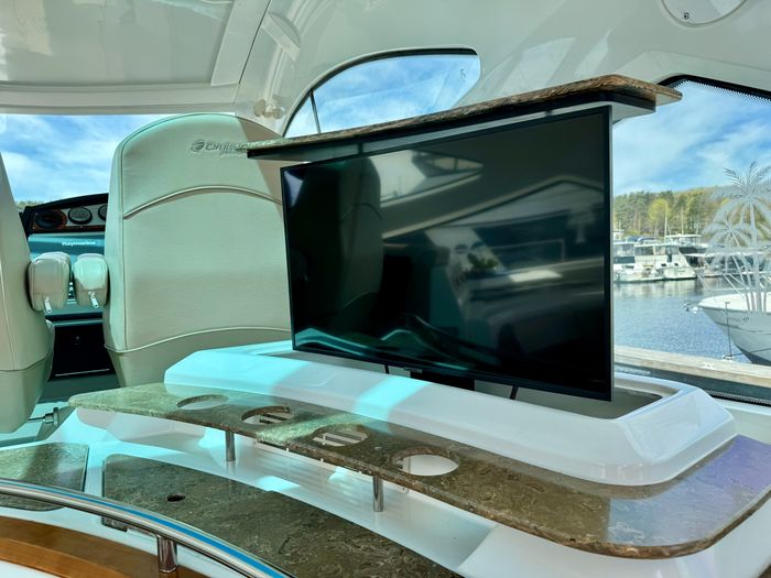 2009 Cruisers Yachts 520 Sports Coupe Photo 46 of 87