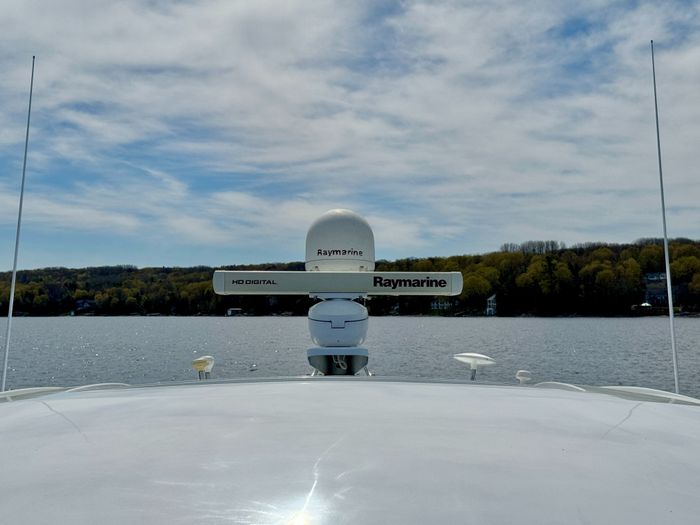 2009 Cruisers Yachts 520 Sports Coupe Photo 31 of 87