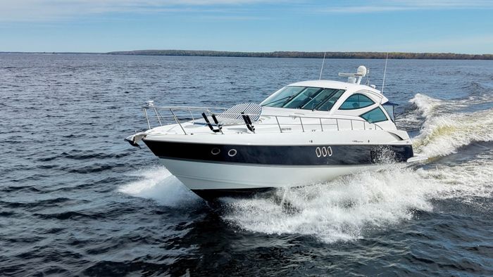 2009 Cruisers Yachts 520 Sports Coupe Photo 15 of 87