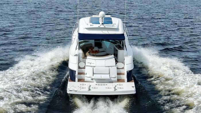 2009 Cruisers Yachts 520 Sports Coupe Photo 17 of 87