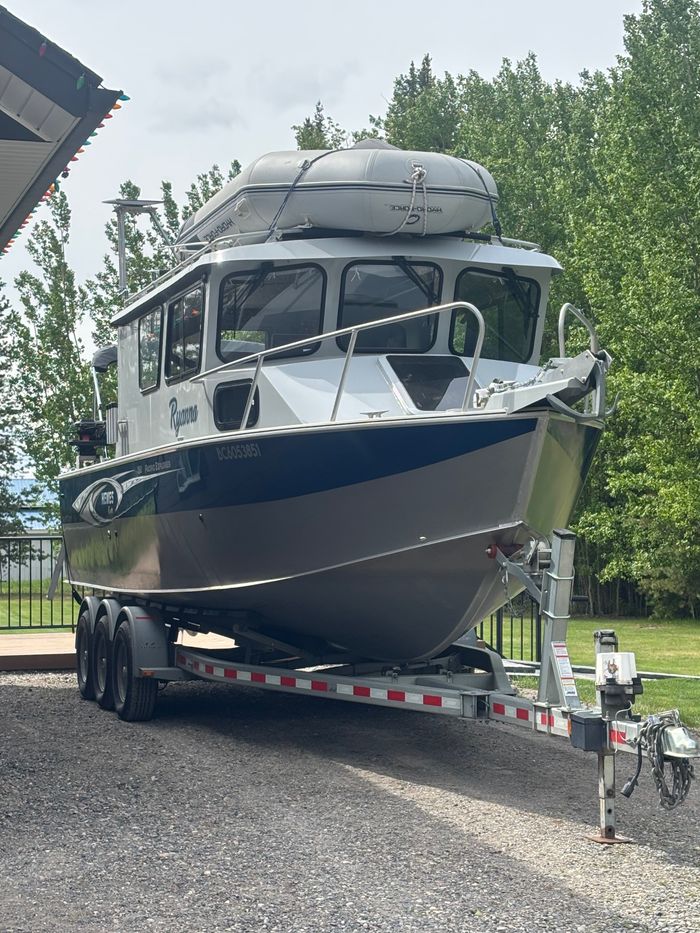 2017 Hewes 26 Pacific Explorer Photo 1 of 16