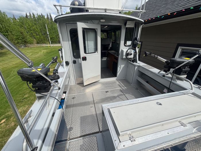 2017 Hewes 26 Pacific Explorer Photo 5 of 16