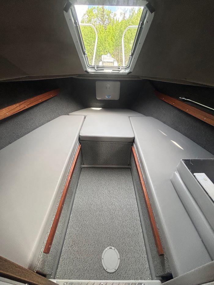 2017 Hewes 26 Pacific Explorer Photo 14 of 16