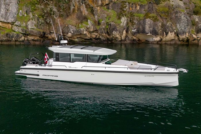 2026 Axopar 37 XC Cross Cabin Photo 10 sur 57