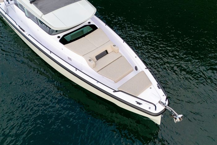 2026 Axopar 37 XC Cross Cabin Photo 16 sur 57