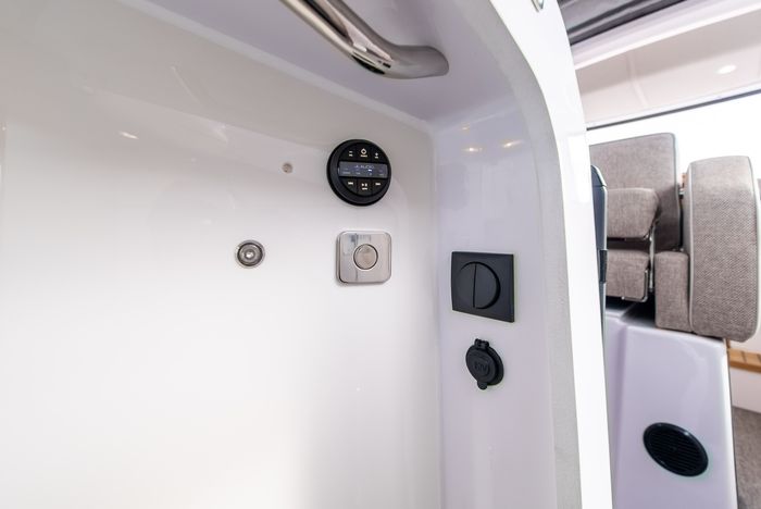 2026 Axopar 37 XC Cross Cabin Photo 46 sur 57