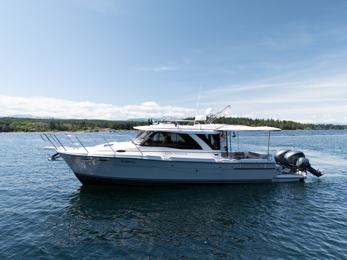 2022 Cutwater C-32 Coupe Photo 2 sur 55