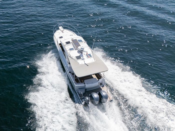 2022 Cutwater C-32 Coupe Photo 13 sur 55