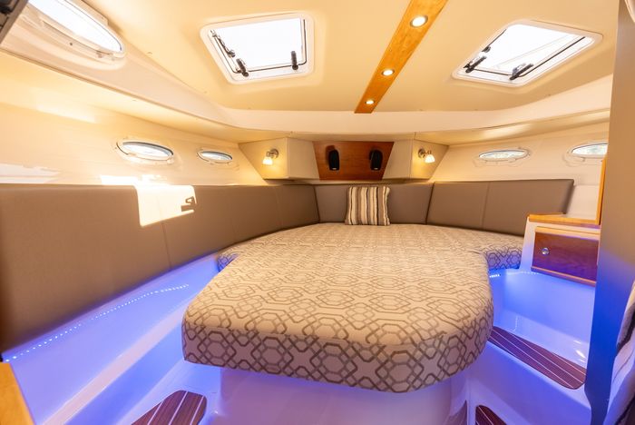 2022 Cutwater C-32 Coupe Photo 30 sur 55