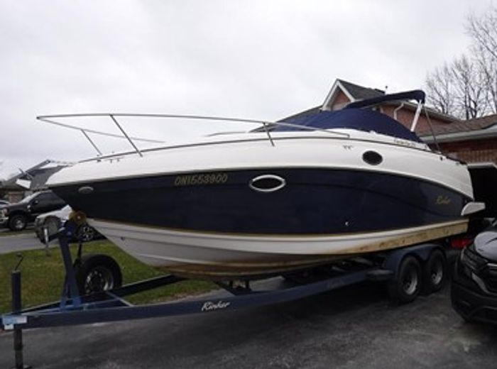 2004 Rinker 250 Fiesta Vee Photo 2 of 41