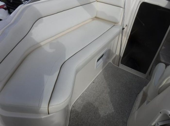 2004 Rinker 250 Fiesta Vee Photo 7 of 41