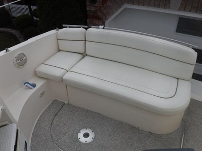 2004 Rinker 250 Fiesta Vee Photo 9 of 41