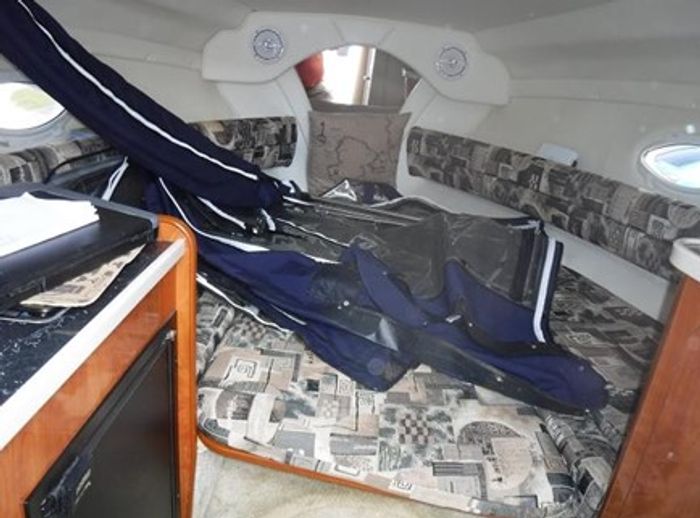 2004 Rinker 250 Fiesta Vee Photo 15 of 41