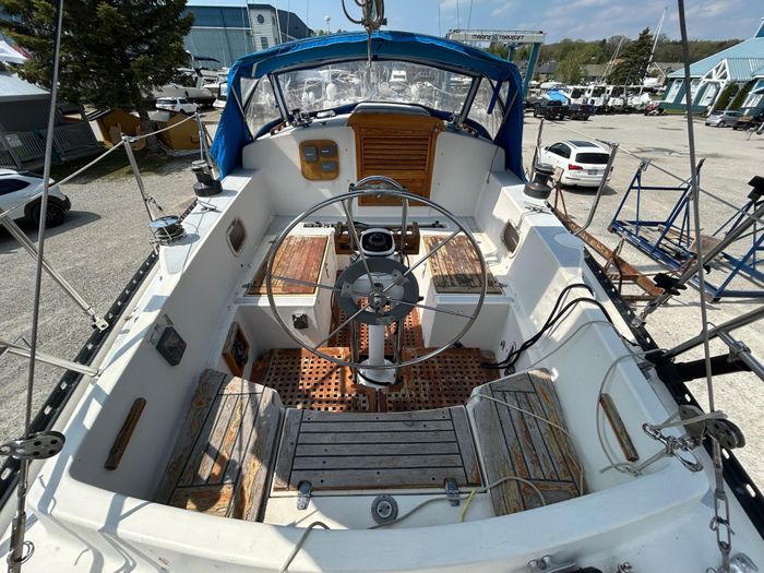 1979 Aloha Yachts 34 Photo 8 of 32
