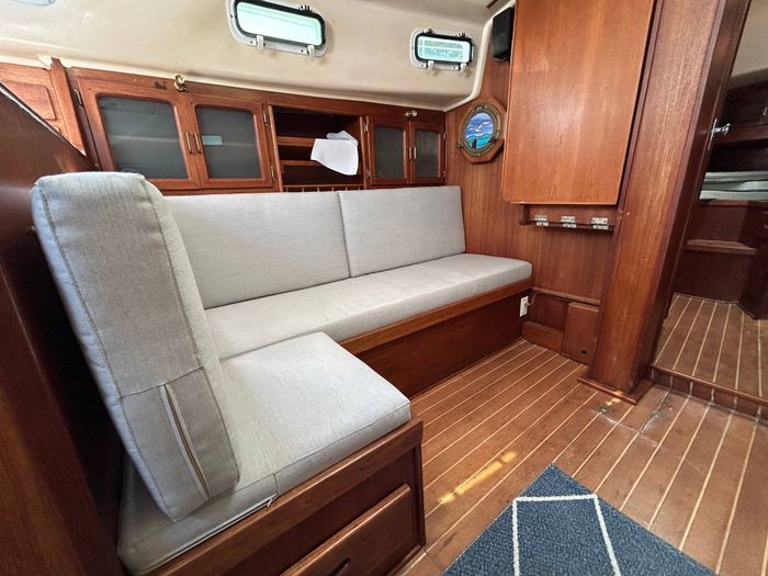 1979 Aloha Yachts 34 Photo 28 of 32