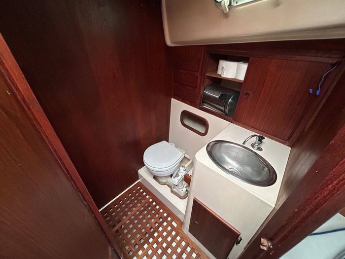 1979 Aloha Yachts 34 Photo 31 of 32