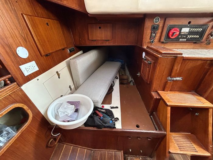 1979 Aloha Yachts 34 Photo 32 of 32