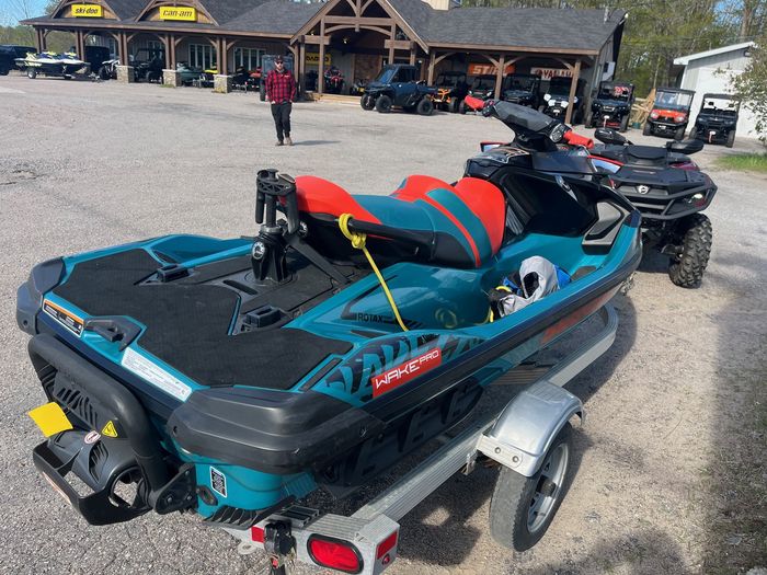 2018 Sea-Doo WAKE™ PRO 230 Photo 4 sur 9