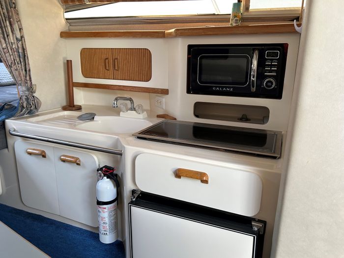 1992 Sea Ray 290 Sundancer Photo 20 of 36