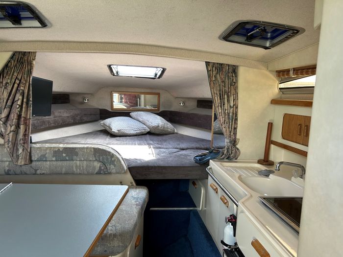 1992 Sea Ray 290 Sundancer Photo 22 of 36